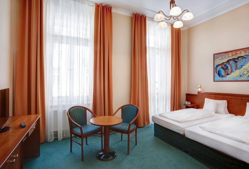 Hotel Westend Марианске-Лазне Номер фото